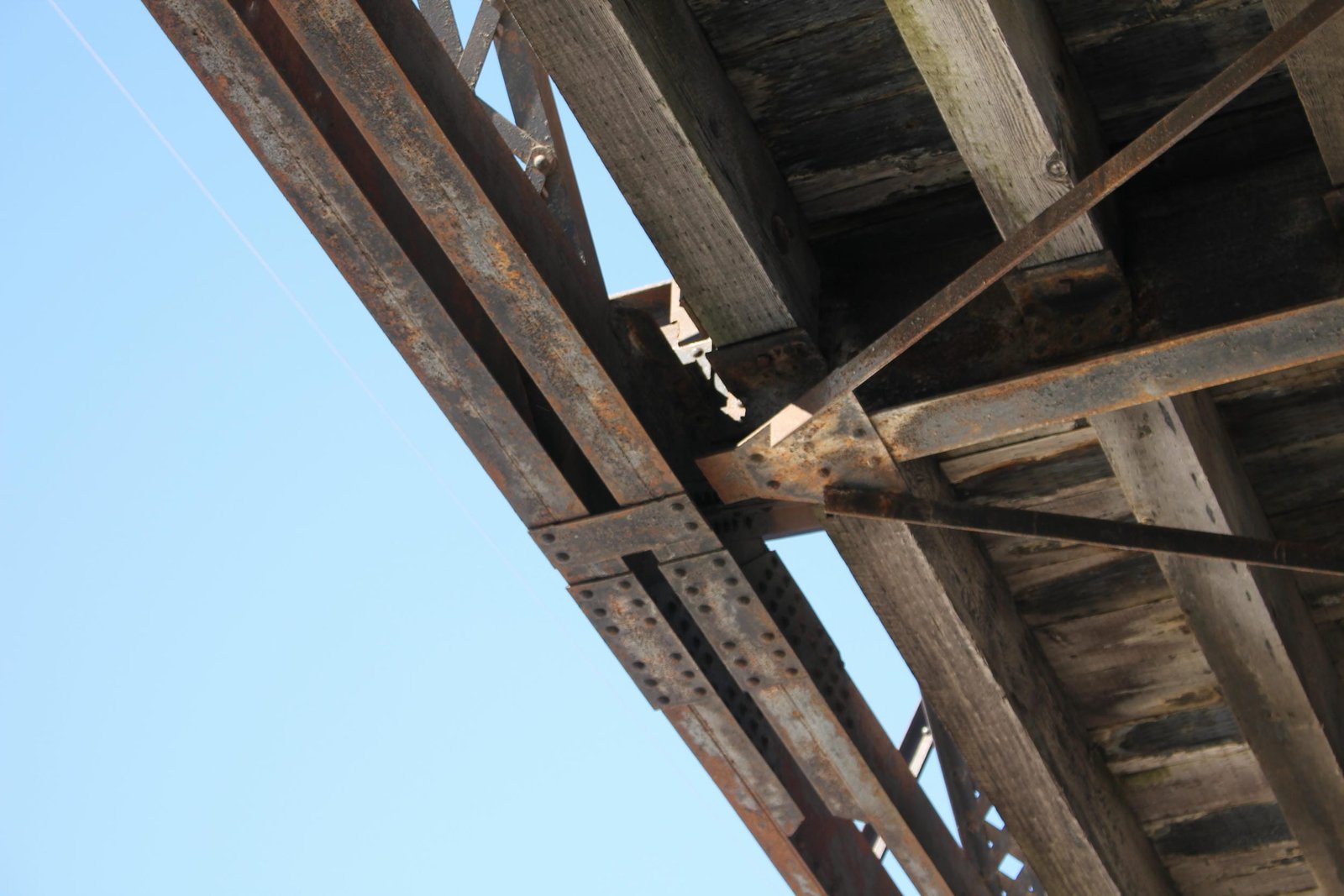 Floorbeam connection